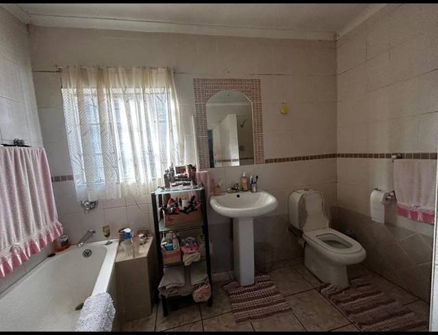 5 BEDROOM HOUSE FOR SALE IN PRIMROSE